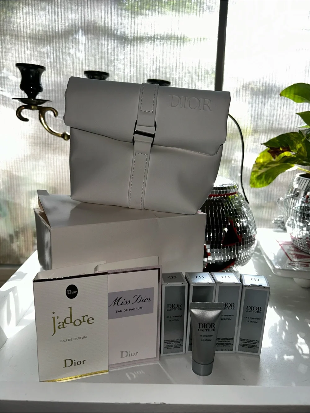 Dior White Cosmetic Pouch w/beauty Minis